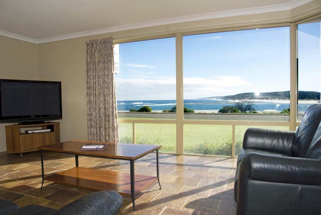 Pelican Shore Oceanfront Villa 6 Kalbarri Room photo
